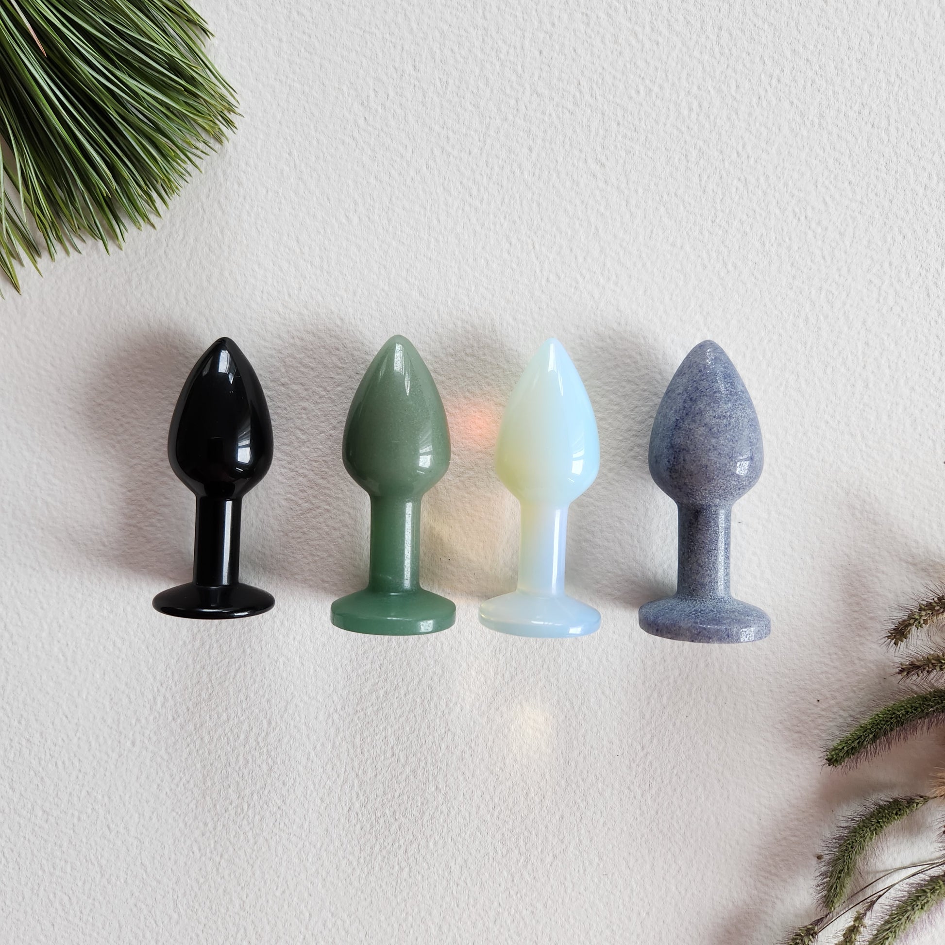 Crystal Wand Yoni mini butt-plug in 4 colors for anal pleasure