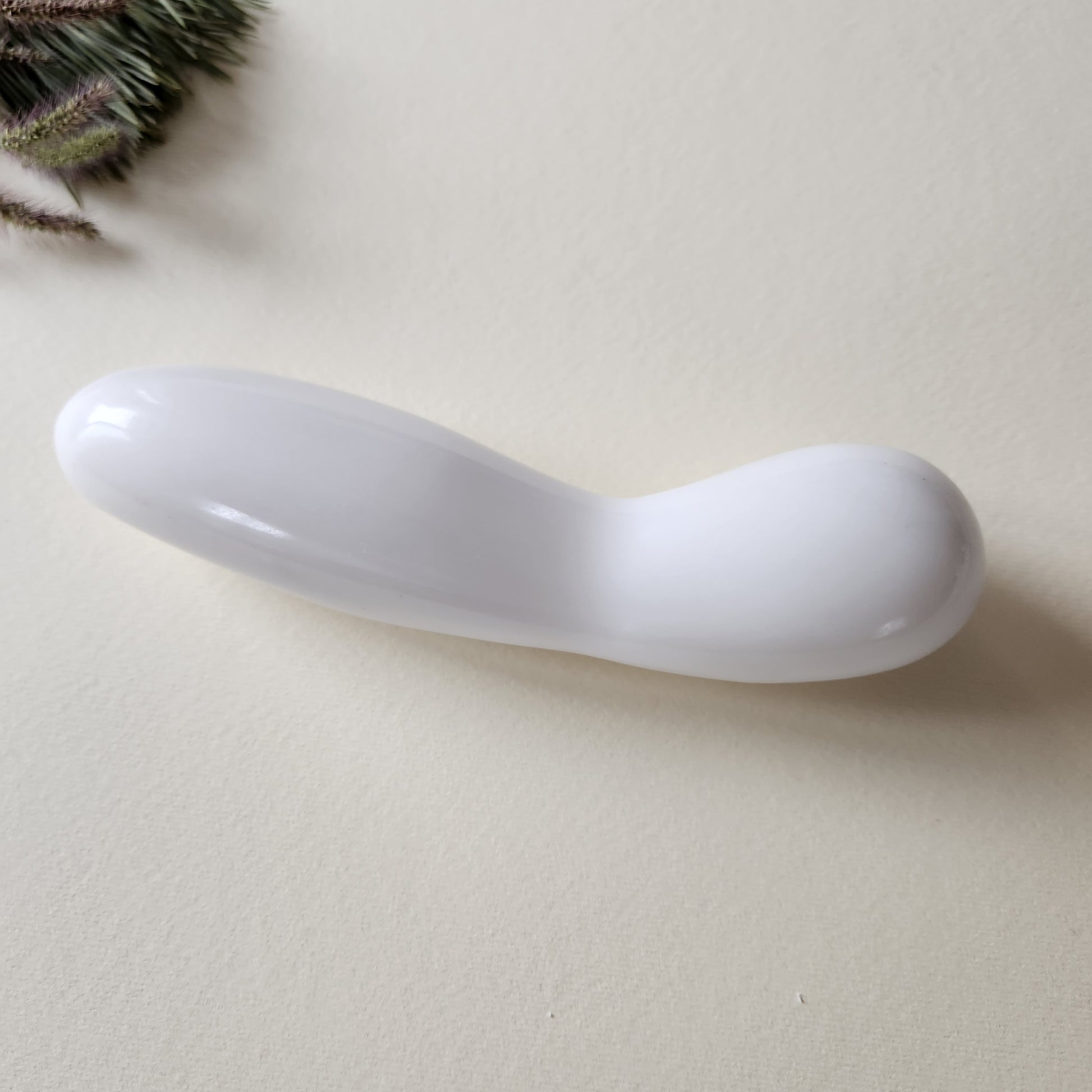 Crystal Wand Yoni Large Curved White Jade for great sensation - Dildo - Sex toy wand