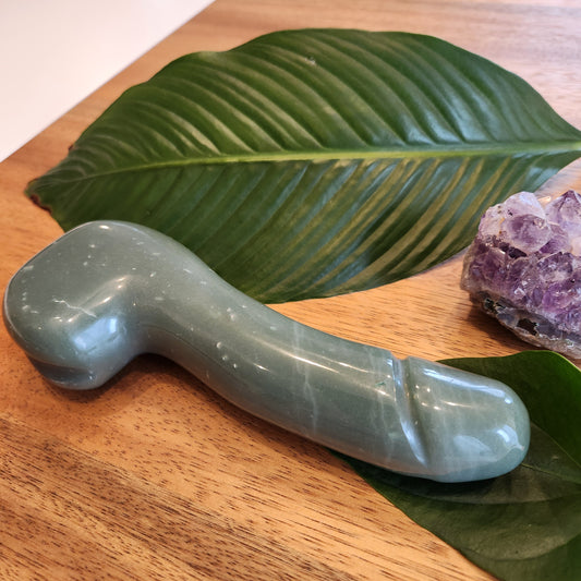 Crystal Wand Yoni in a Penis shape with a Green Aventurine color for sex anal to reach the G-Spot