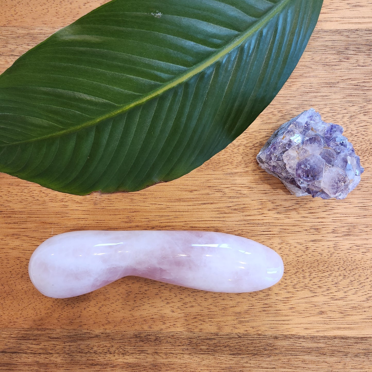 Crystal Wand Yoni Large Curved rose quartz 