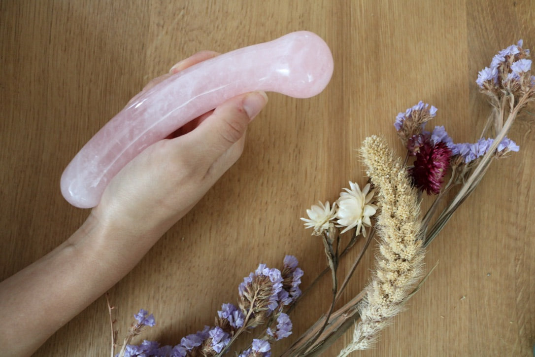 Crystal Wand Yoni Curved Rose Quartz