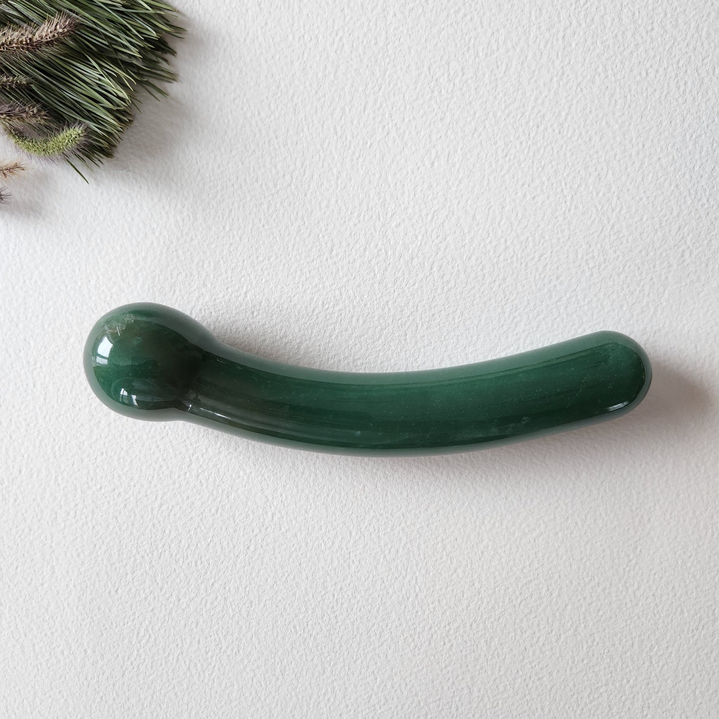 Crystal Wand Yoni Curved Green to find the G-Spot